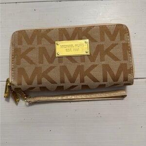 Michael Kors Beige and Gold Key Holder